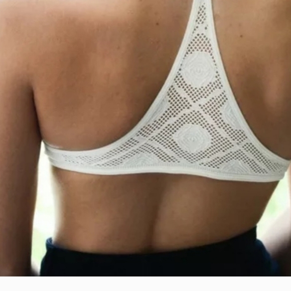 M/L pull on soft bra. New never worn. - Picture 2 of 8